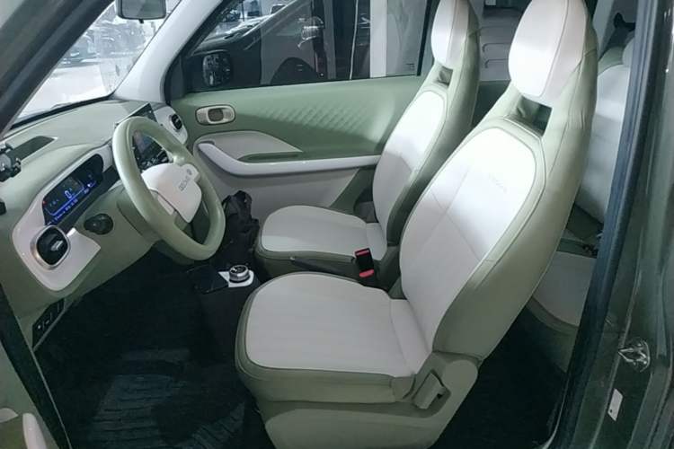 Used Geely Galaxy Panda 2025 210km Panda Rider Left Front Seat