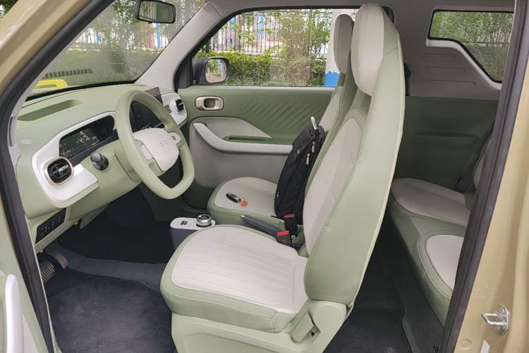 Used Geely Galaxy Panda 2025 210km Panda Rider Left Front Seat
