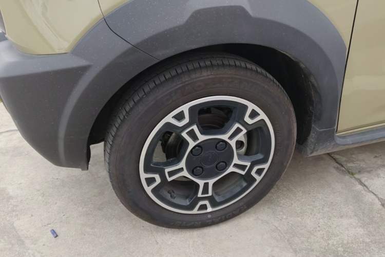 Used Geely Galaxy Panda 2025 210km Panda Rider Left Front Wheel Hub