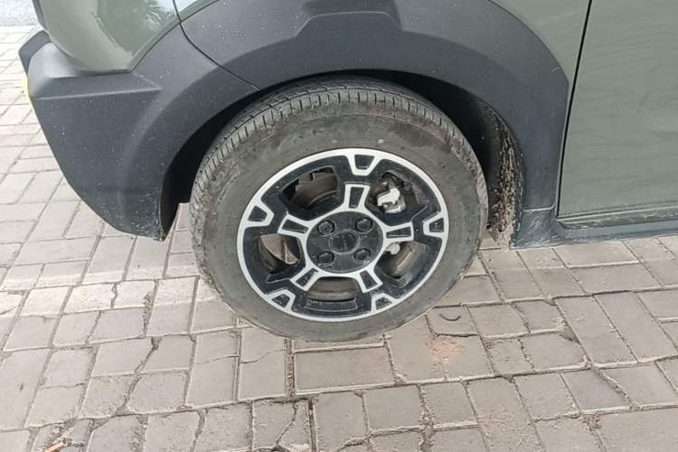 Used Geely Galaxy Panda 2025 210km Panda Rider Left Front Wheel Hub
