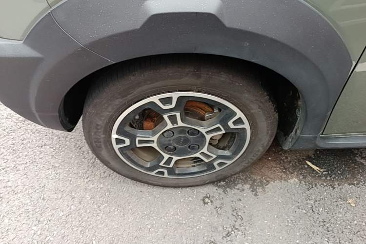 Used Geely Galaxy Panda 2025 210km Panda Rider Left Front Wheel Hub