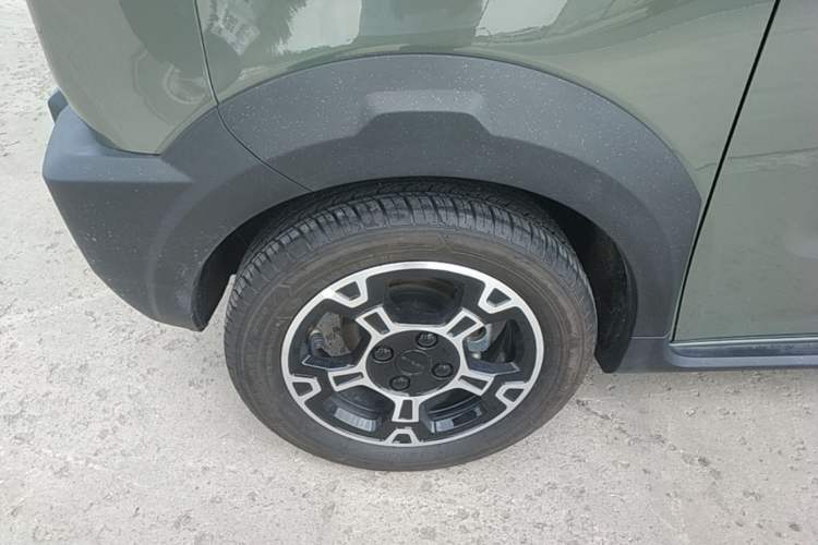 Used Geely Galaxy Panda 2025 210km Panda Rider Left Front Wheel Hub