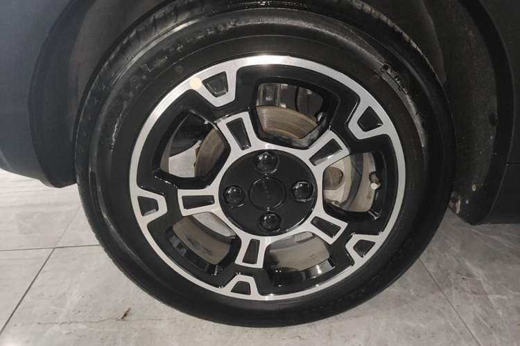 Used Geely Galaxy Panda 2025 210km Panda Rider Left Front Wheel Hub