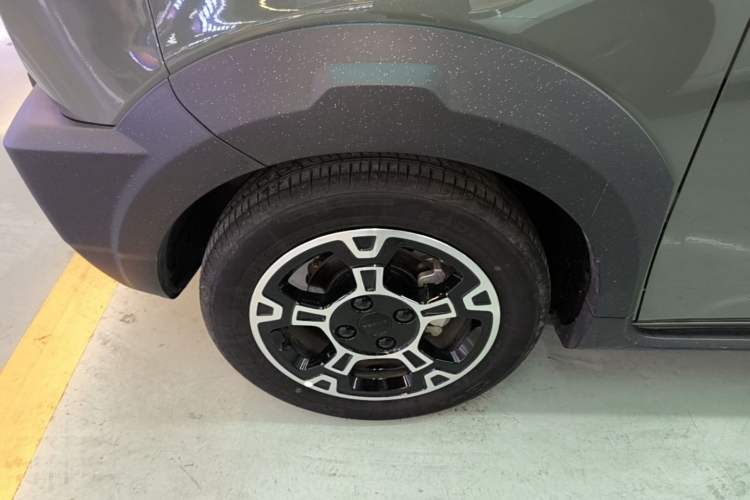 Used Geely Galaxy Panda 2025 210km Panda Rider Left Front Wheel Hub