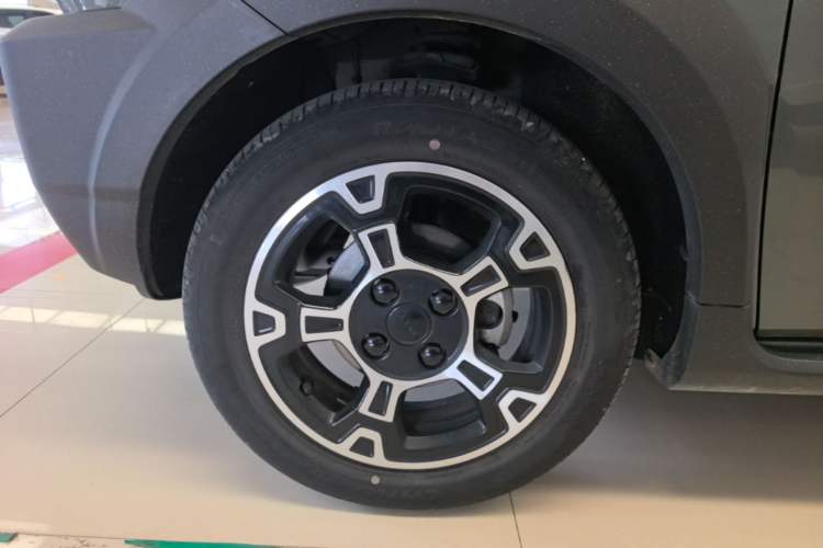 Used Geely Galaxy Panda 2025 210km Panda Rider Left Front Wheel Hub