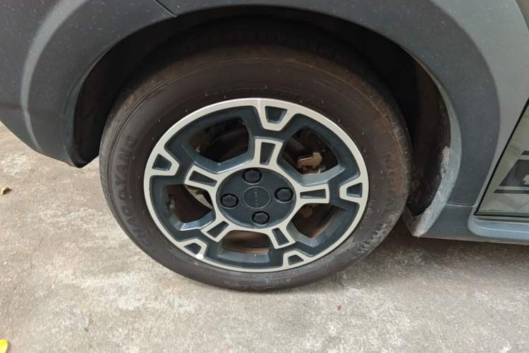 Used Geely Galaxy Panda 2025 210km Panda Rider Left Front Wheel Hub