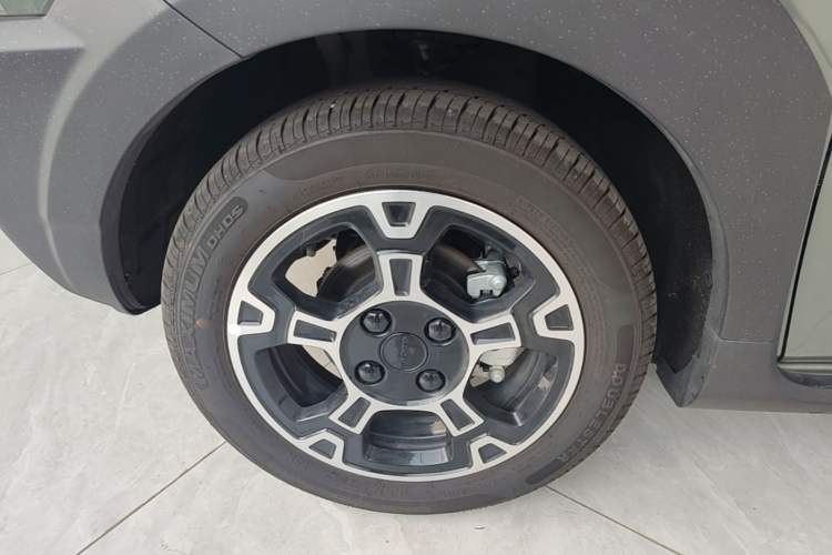 Used Geely Galaxy Panda 2025 210km Panda Rider Left Front Wheel Hub