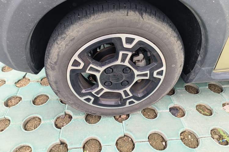 Used Geely Galaxy Panda 2025 210km Panda Rider Left Front Wheel Hub