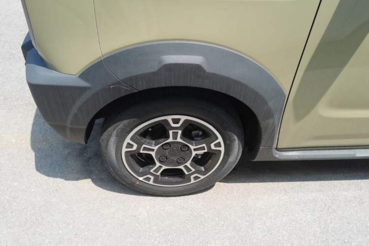 Used Geely Galaxy Panda 2025 210km Panda Rider Left Front Wheel Hub
