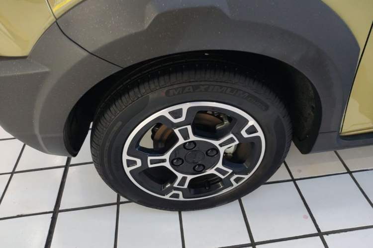 Used Geely Galaxy Panda 2025 210km Panda Rider Left Front Wheel Hub