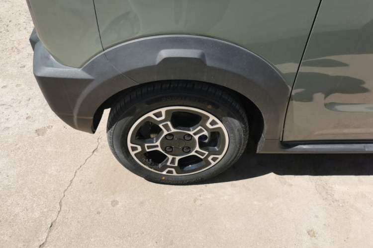 Used Geely Galaxy Panda 2025 210km Panda Rider Left Front Wheel Hub