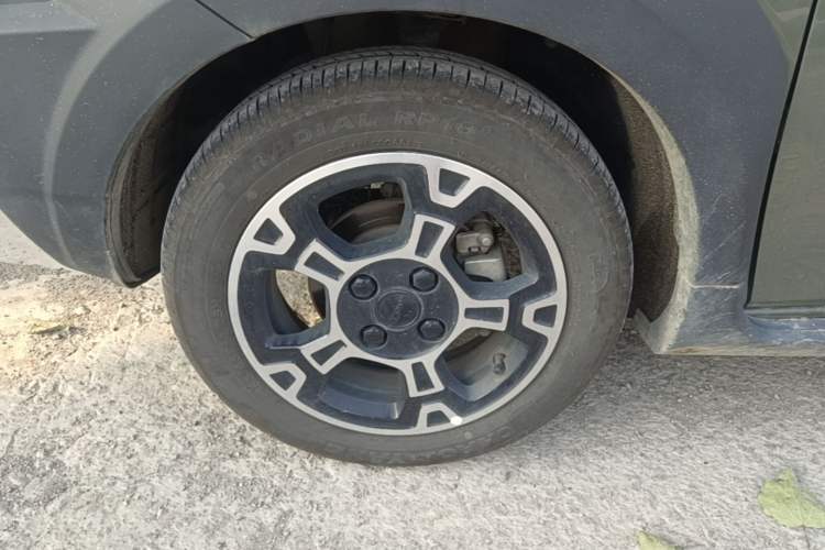 Used Geely Galaxy Panda 2025 210km Panda Rider Left Front Wheel Hub