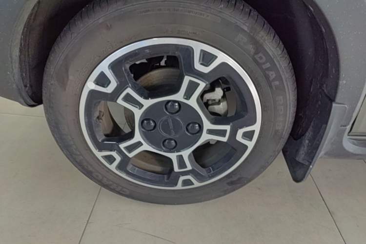 Used Geely Galaxy Panda 2025 210km Panda Rider Left Front Wheel Hub