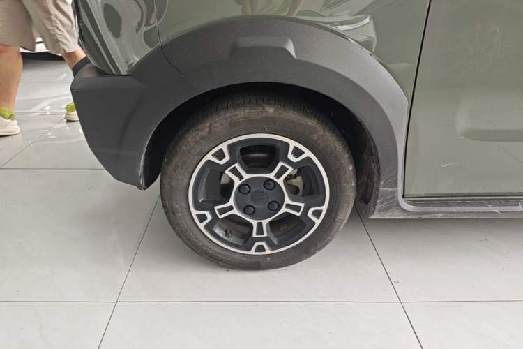 Used Geely Galaxy Panda 2025 210km Panda Rider Left Front Wheel Hub