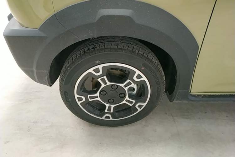 Used Geely Galaxy Panda 2025 210km Panda Rider Left Front Wheel Hub