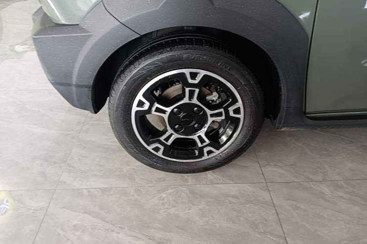 Used Geely Galaxy Panda 2025 210km Panda Rider Left Front Wheel Hub