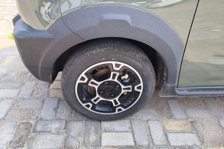 Used Geely Galaxy Panda 2025 210km Panda Rider Left Front Wheel Hub