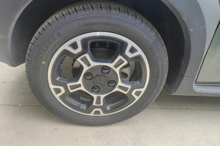 Used Geely Galaxy Panda 2025 210km Panda Rider Left Front Wheel Hub
