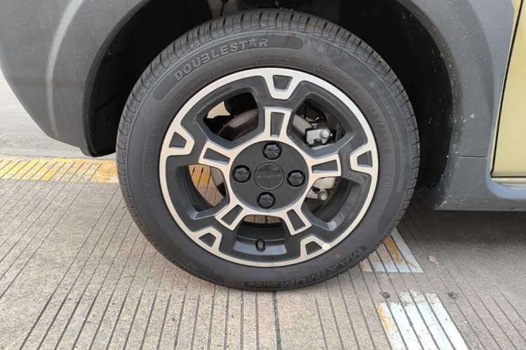 Used Geely Galaxy Panda 2025 210km Panda Rider Left Front Wheel Hub