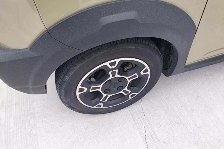 Used Geely Galaxy Panda 2025 210km Panda Rider Left Front Wheel Hub