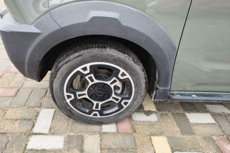 Used Geely Galaxy Panda 2025 210km Panda Rider Left Front Wheel Hub