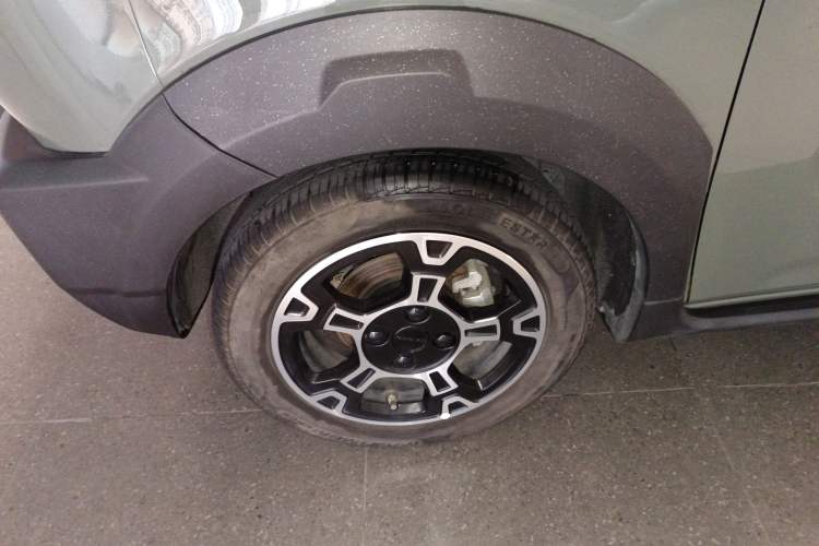 Used Geely Galaxy Panda 2025 210km Panda Rider Left Front Wheel Hub