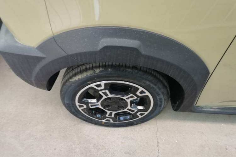 Used Geely Galaxy Panda 2025 210km Panda Rider Left Front Wheel Hub