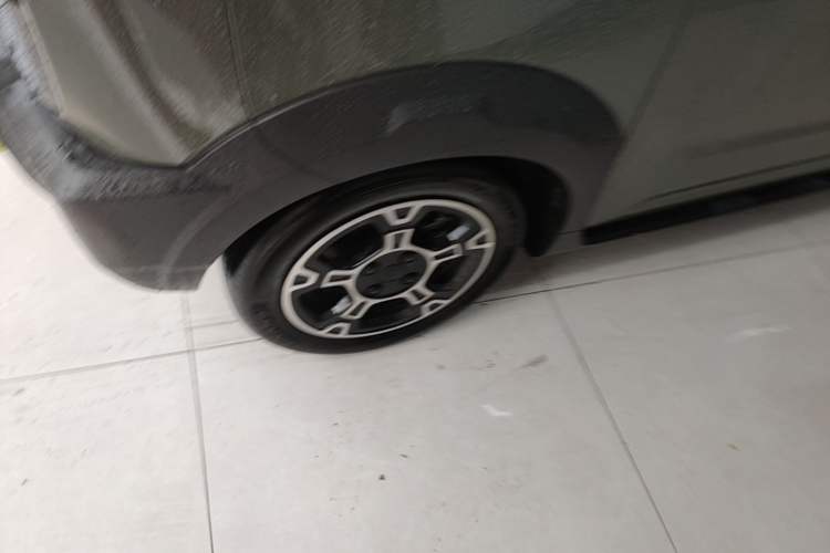 Used Geely Galaxy Panda 2025 210km Panda Rider Left Front Wheel Hub