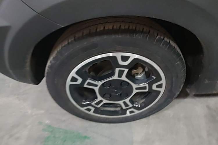 Used Geely Galaxy Panda 2025 210km Panda Kart Left Front Wheel Hub