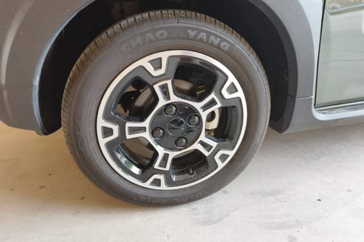 Used Geely Galaxy Panda 2025 210km Panda Rider Left Front Wheel Hub