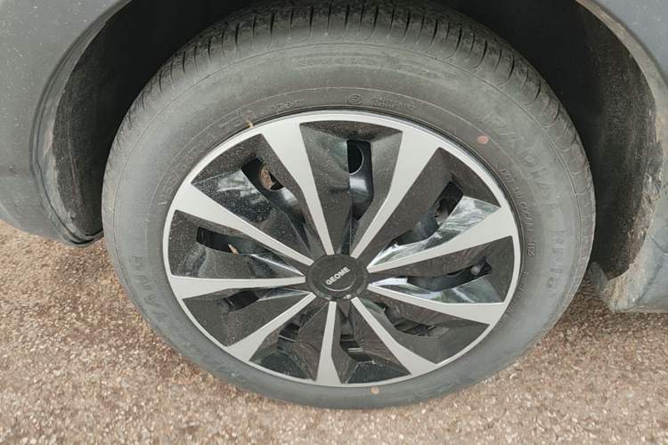 Used Geely Galaxy Panda 2025 210km Panda Rider Left Front Wheel Hub
