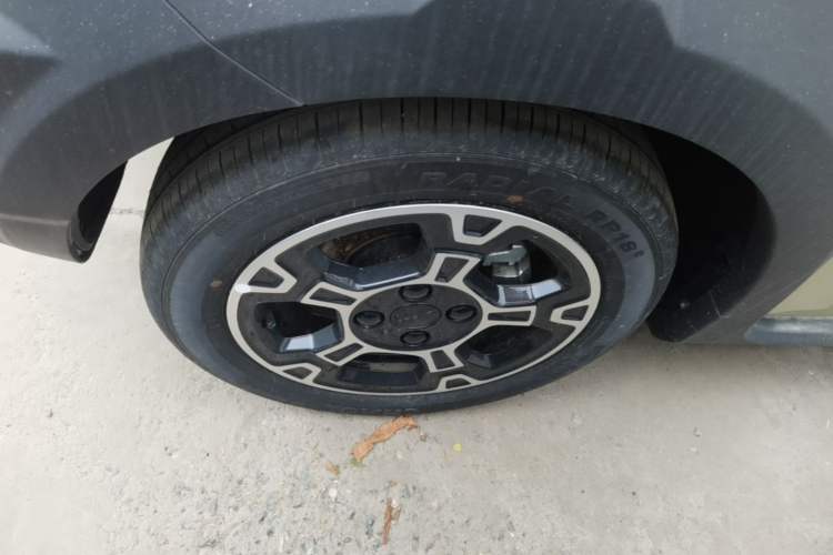 Used Geely Galaxy Panda 2025 210km Panda Rider Left Front Wheel Hub