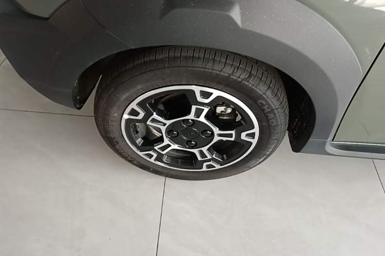 Used Geely Galaxy Panda 2025 210km Panda Rider Left Front Wheel Hub