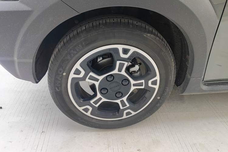 Used Geely Galaxy Panda 2025 210km Panda Rider Left Front Wheel Hub