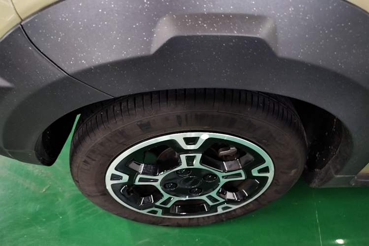 Used Geely Galaxy Panda 2025 210km Panda Rider Left Front Wheel Hub