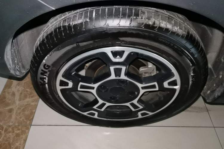 Used Geely Galaxy Panda 2025 210km Panda Rider Left Front Wheel Hub