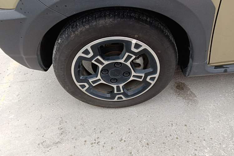Used Geely Galaxy Panda 2025 210km Panda Rider Left Front Wheel Hub
