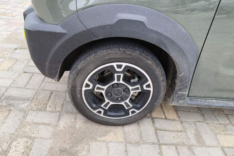 Used Geely Galaxy Panda 2025 210km Panda Rider Left Front Wheel Hub