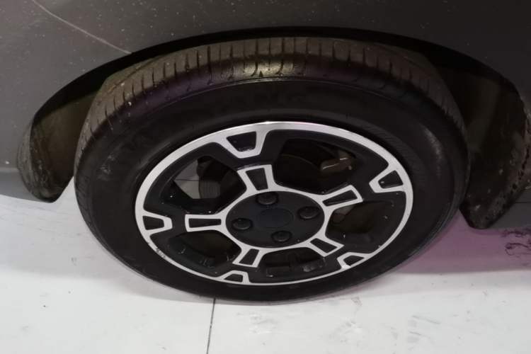 Used Geely Galaxy Panda 2025 210km Panda Rider Left Front Wheel Hub