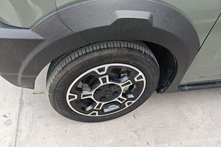Used Geely Galaxy Panda 2025 210km Panda Rider Left Front Wheel Hub