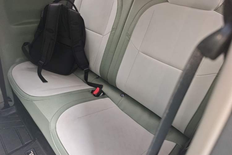 Used Geely Galaxy Panda 2025 210km Panda Rider Left Rear Seat