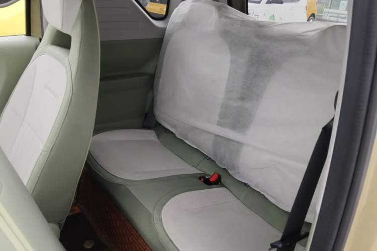 Used Geely Galaxy Panda 2025 210km Panda Rider Left Rear Seat