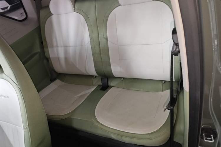 Used Geely Galaxy Panda 2025 210km Panda Rider Left Rear Seat