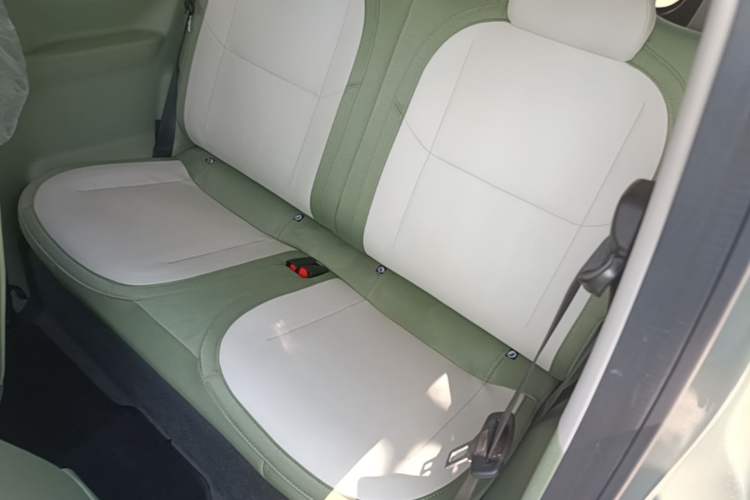 Used Geely Galaxy Panda 2025 210km Panda Rider Left Rear Seat