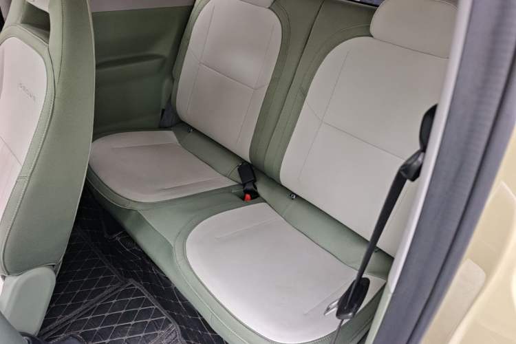 Used Geely Galaxy Panda 2025 210km Panda Rider Left Rear Seat