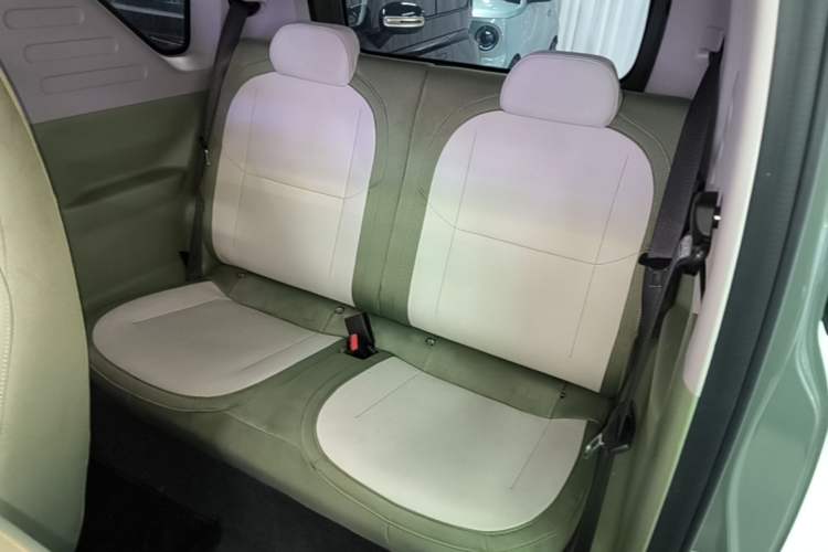 Used Geely Galaxy Panda 2025 210km Panda Rider Left Rear Seat