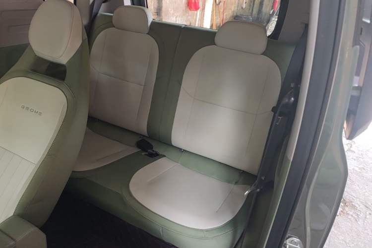 Used Geely Galaxy Panda 2025 210km Panda Rider Left Rear Seat