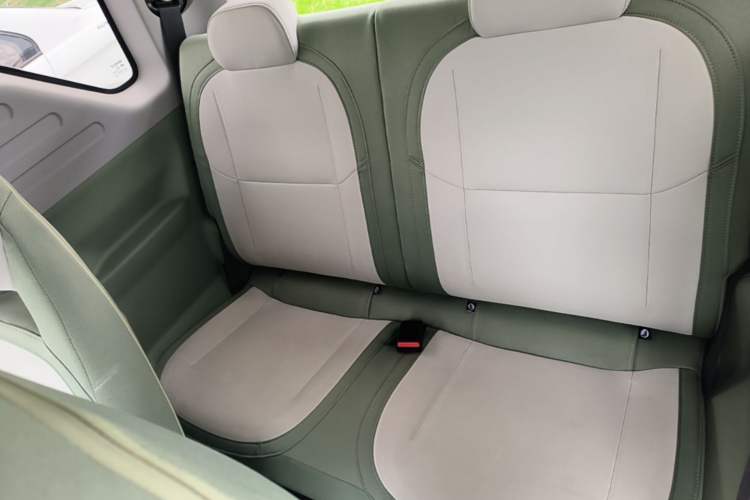 Used Geely Galaxy Panda 2025 210km Panda Rider Left Rear Seat