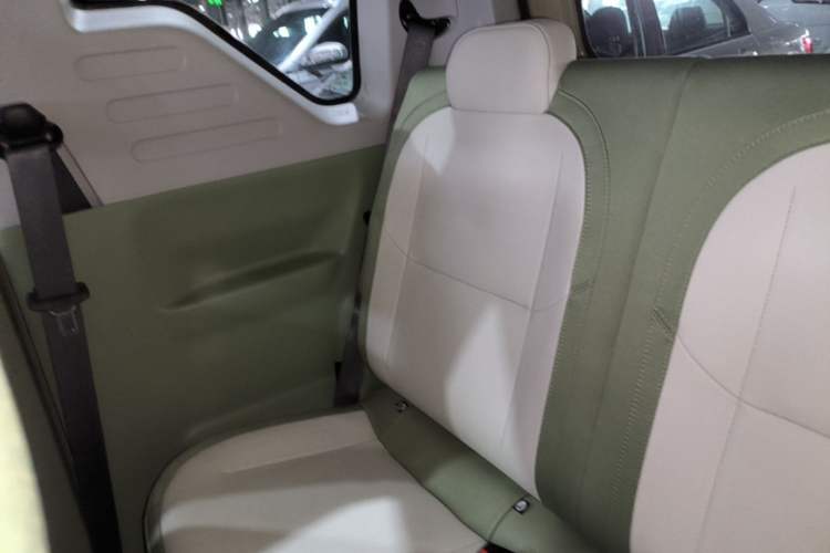 Used Geely Galaxy Panda 2025 210km Panda Rider Left Rear Seat