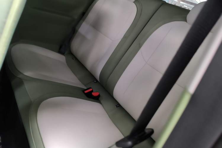 Used Geely Galaxy Panda 2025 210km Panda Rider Left Rear Seat